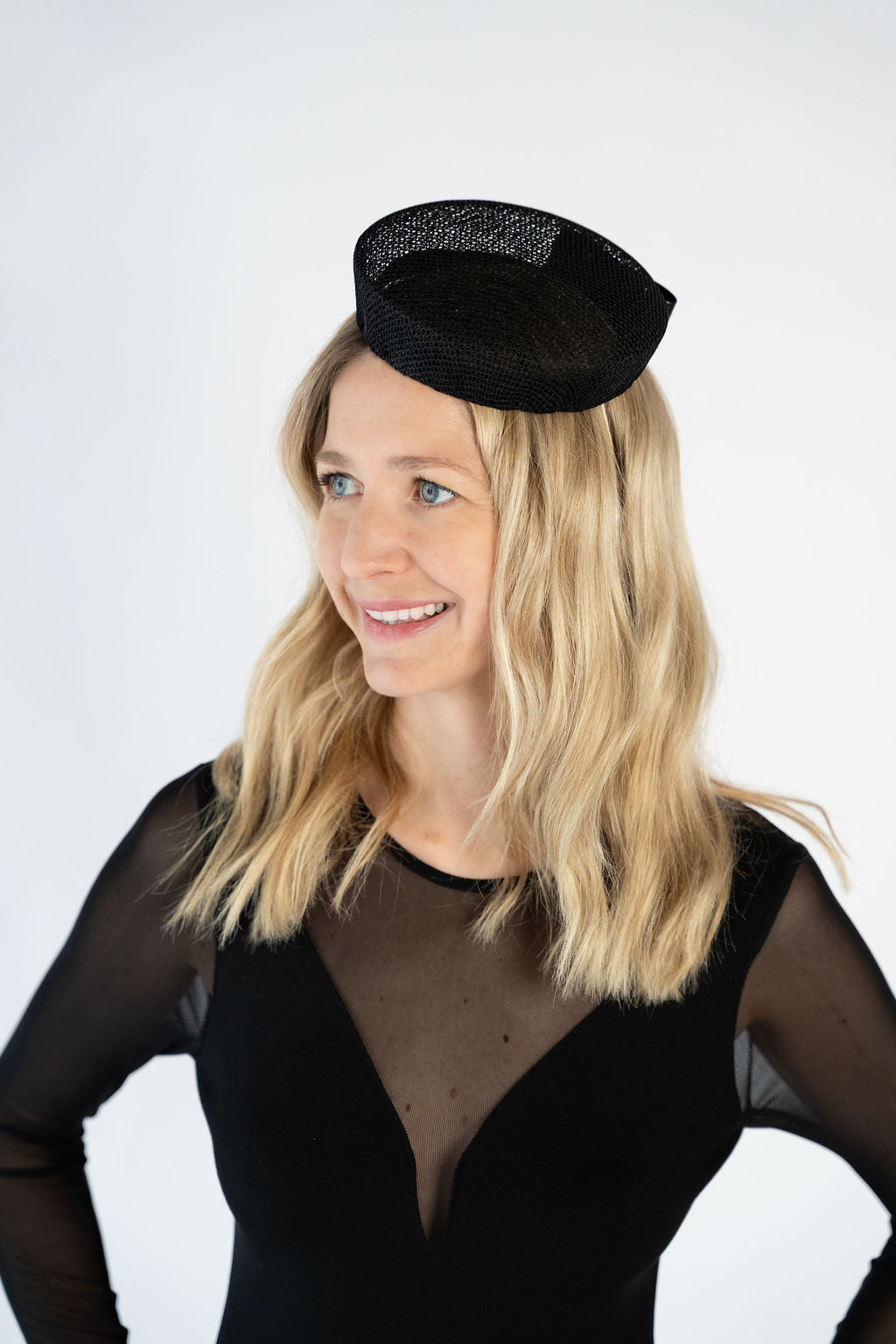 Button Block Headpiece with Bow Detail - Black